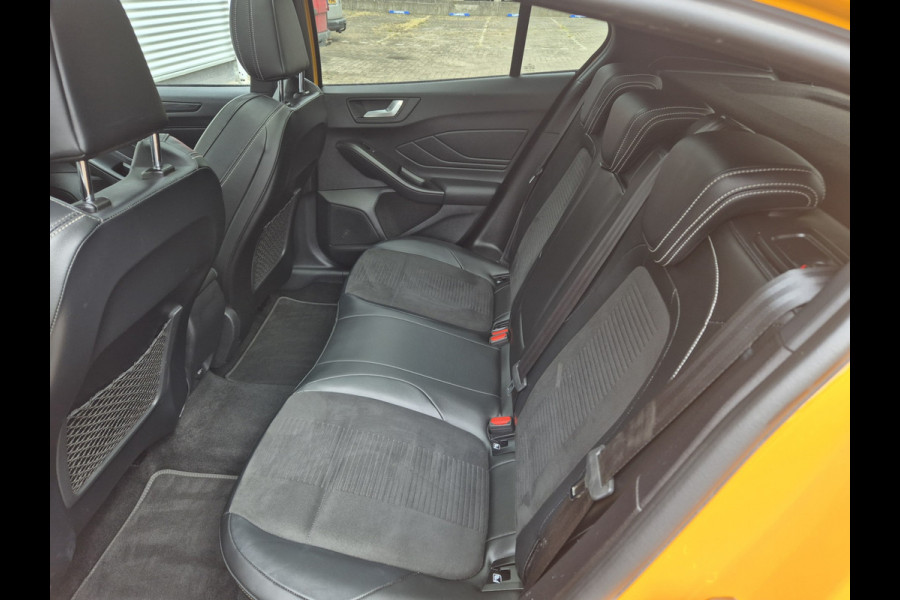Ford Focus 2.3 EcoBoost ST-3 ,Panorama,Nav-Carplay-Head-Up,Stoel-stuur-voorruitverwarming,Park-control,