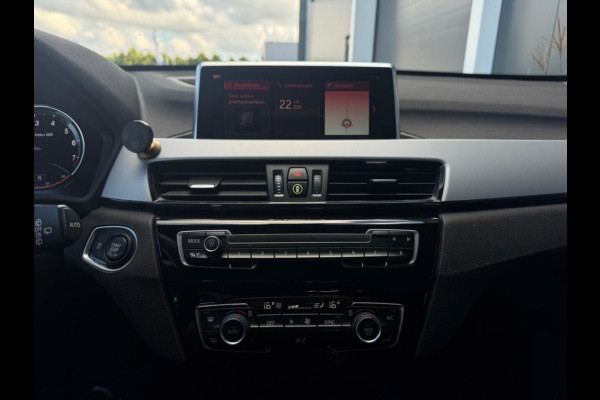 BMW X1 1.8i sDrive Executive | Trekhaak | Groot scherm
