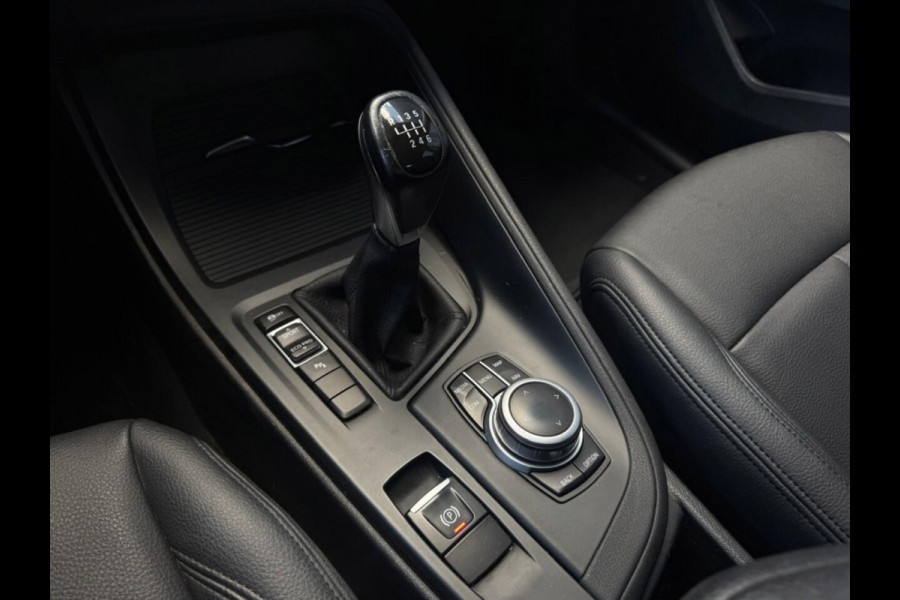 BMW X1 1.8i sDrive Executive | Trekhaak | Groot scherm