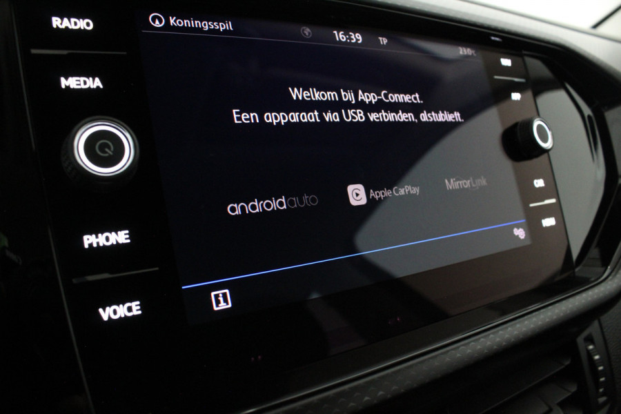 Volkswagen T-Cross 1.0 TSI Life > Navigatie/Adaptive Cruise Control ACC/All season banden