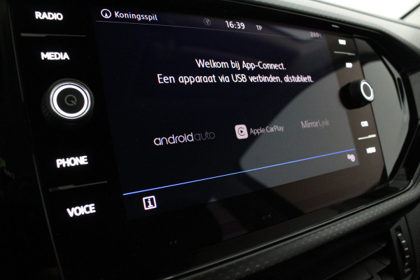 Volkswagen T-Cross 1.0 TSI Life > Navigatie/Adaptive Cruise Control ACC/All season banden