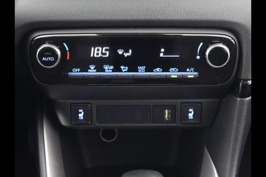 Toyota Yaris 1.5 Hybrid Black Edition | Apple Carplay & AndroidAUTO | Stoelverwarming | Camera | Privacy Glass |