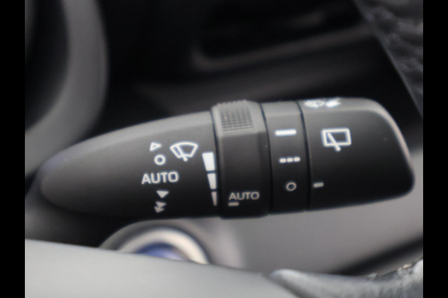 Toyota Yaris 1.5 Hybrid Black Edition | Apple Carplay & AndroidAUTO | Stoelverwarming | Camera | Privacy Glass |