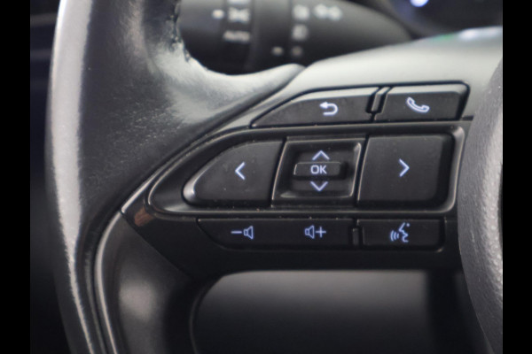 Toyota Yaris 1.5 Hybrid Black Edition | Apple Carplay & AndroidAUTO | Stoelverwarming | Camera | Privacy Glass |