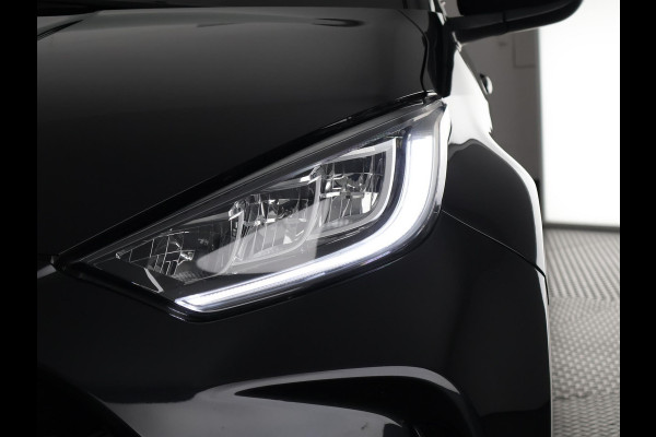 Toyota Yaris 1.5 Hybrid Black Edition | Apple Carplay & AndroidAUTO | Stoelverwarming | Camera | Privacy Glass |