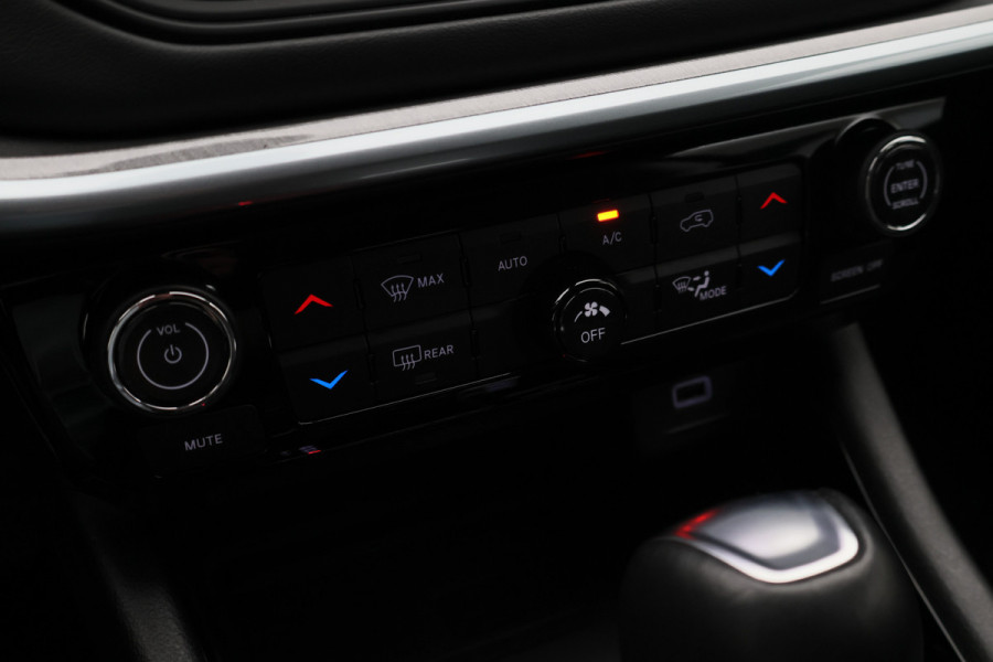 Jeep Compass 4xe 240 Plug-in Hybrid Electric S Leer, Virtual Cockpit, Camera, Stuur-/Stoelverwarming, ACC, Apple Carplay, 19"