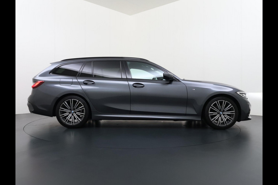 BMW 3 Serie Touring 320i Executive M Sport PANORAMADAK | ADAPTIVE CRUISE | BMW DEALER ONDERHOUDEN | GROOT ONDERHOUD GEHAD | RIJKLAAR | ELEKTRISCHE ACHTERKLEP | CAMERA | STOELVERWARMING | 12 MND BOVAG GARANTIE | APPLE CARPLAY