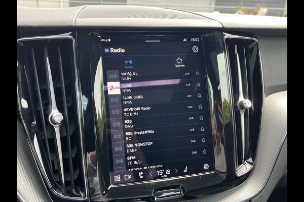Volvo XC60 AWD Recharge PANORAMA DAK | APPLE CAR. | 360° CAM | DEALER ONDERHOUDEN | MEM. SEAT | 21 INCH VELGEN