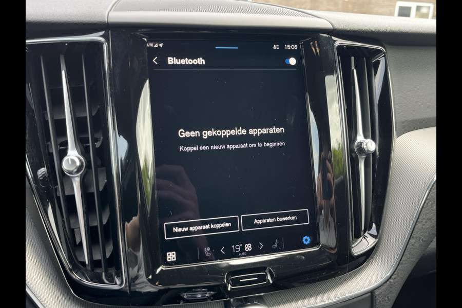 Volvo XC60 AWD Recharge PANORAMA DAK | APPLE CAR. | 360° CAM | DEALER ONDERHOUDEN | MEM. SEAT | 21 INCH VELGEN