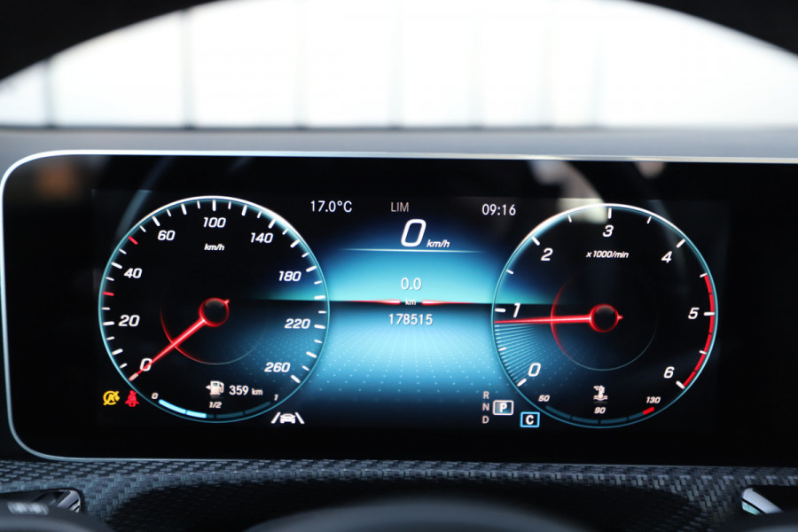 Mercedes-Benz A-Klasse 180d Business Solution | 116PK | Led | Widescreen | Stoelverwarming | Trekhaak | Cruise | NL-Auto | 2018.