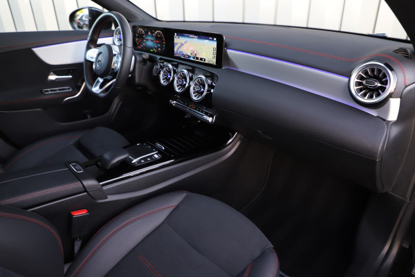 Mercedes-Benz CLA-Klasse 250e AMG | 218PK | Pano | Keyless-go | Sfeerverlichting | Stoelverwarming | Widescreen | Standkachel | NL-Auto | 2022.