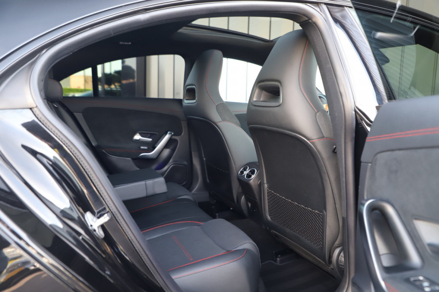 Mercedes-Benz CLA-Klasse 250e AMG | 218PK | Pano | Keyless-go | Sfeerverlichting | Stoelverwarming | Widescreen | Standkachel | NL-Auto | 2022.