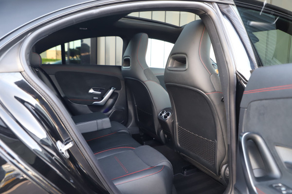Mercedes-Benz CLA-Klasse 250e AMG | 218PK | Pano | Keyless-go | Sfeerverlichting | Stoelverwarming | Widescreen | Standkachel | NL-Auto | 2022.