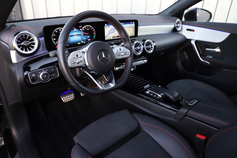 Mercedes-Benz CLA-Klasse 250e AMG | 218PK | Pano | Keyless-go | Sfeerverlichting | Stoelverwarming | Widescreen | Standkachel | NL-Auto | 2022.