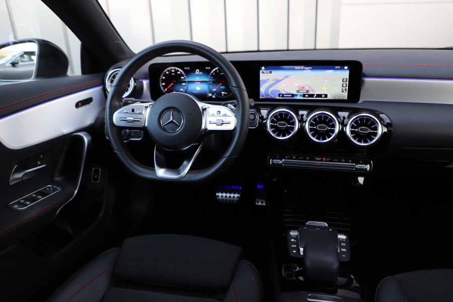 Mercedes-Benz CLA-Klasse 250e AMG | 218PK | Pano | Keyless-go | Sfeerverlichting | Stoelverwarming | Widescreen | Standkachel | NL-Auto | 2022.