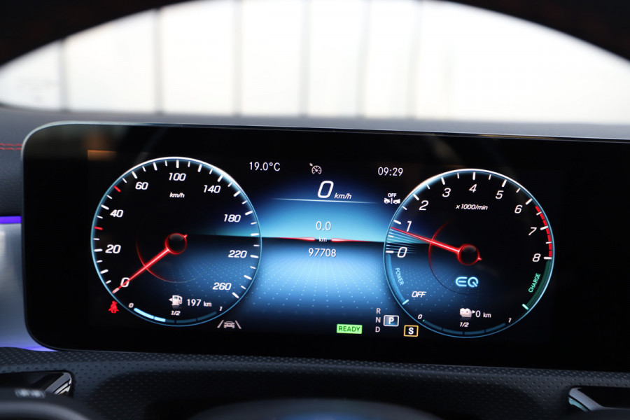 Mercedes-Benz CLA-Klasse 250e AMG | 218PK | Pano | Keyless-go | Sfeerverlichting | Stoelverwarming | Widescreen | Standkachel | NL-Auto | 2022.
