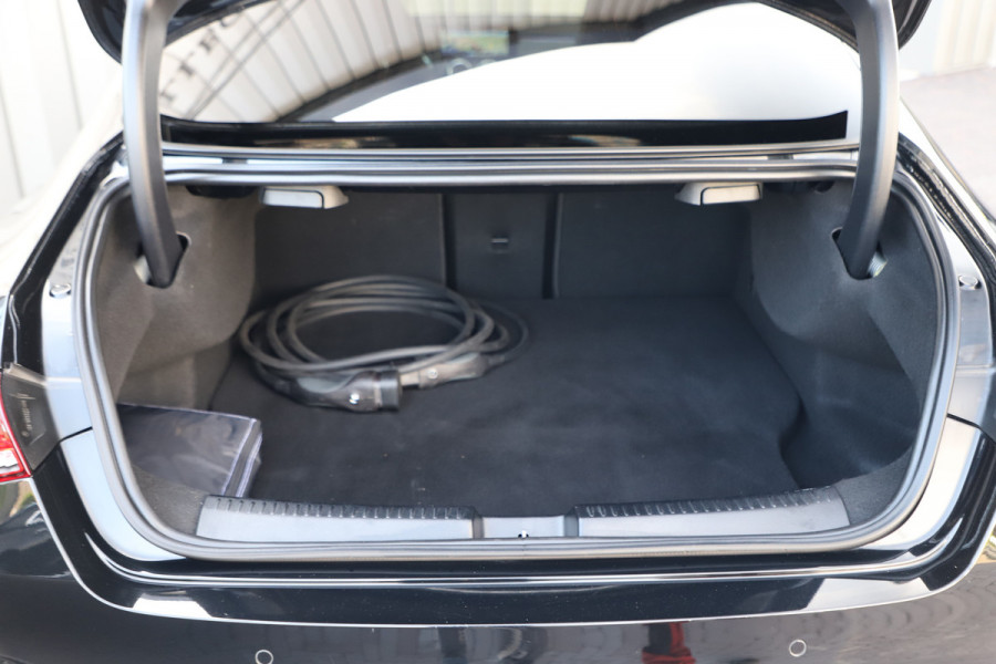 Mercedes-Benz CLA-Klasse 250e AMG | 218PK | Pano | Keyless-go | Sfeerverlichting | Stoelverwarming | Widescreen | Standkachel | NL-Auto | 2022.