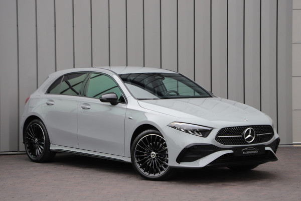 Mercedes-Benz A-Klasse 250e AMG | 218PK | Sfeerverlichting | Widescreen | Stuurverwarming | ACC+ | Standkachel | Camera | 2025.