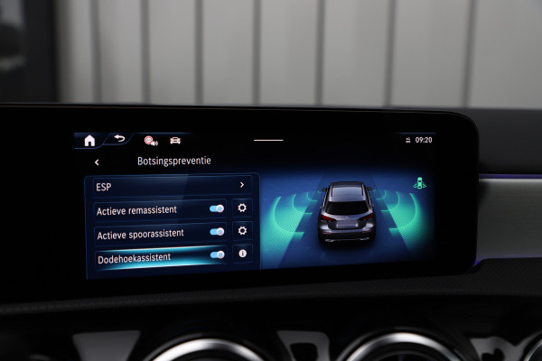 Mercedes-Benz A-Klasse 250e AMG | 218PK | Sfeerverlichting | Widescreen | Stuurverwarming | ACC+ | Standkachel | Camera | 2025.