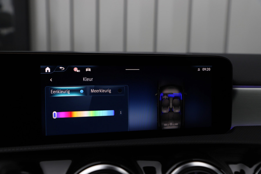 Mercedes-Benz A-Klasse 250e AMG | 218PK | Sfeerverlichting | Widescreen | Stuurverwarming | ACC+ | Standkachel | Camera | 2025.