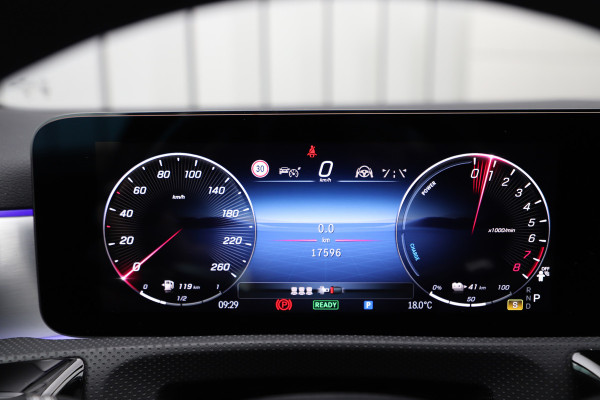 Mercedes-Benz A-Klasse 250e AMG | 218PK | Sfeerverlichting | Widescreen | Stuurverwarming | ACC+ | Standkachel | Camera | 2025.