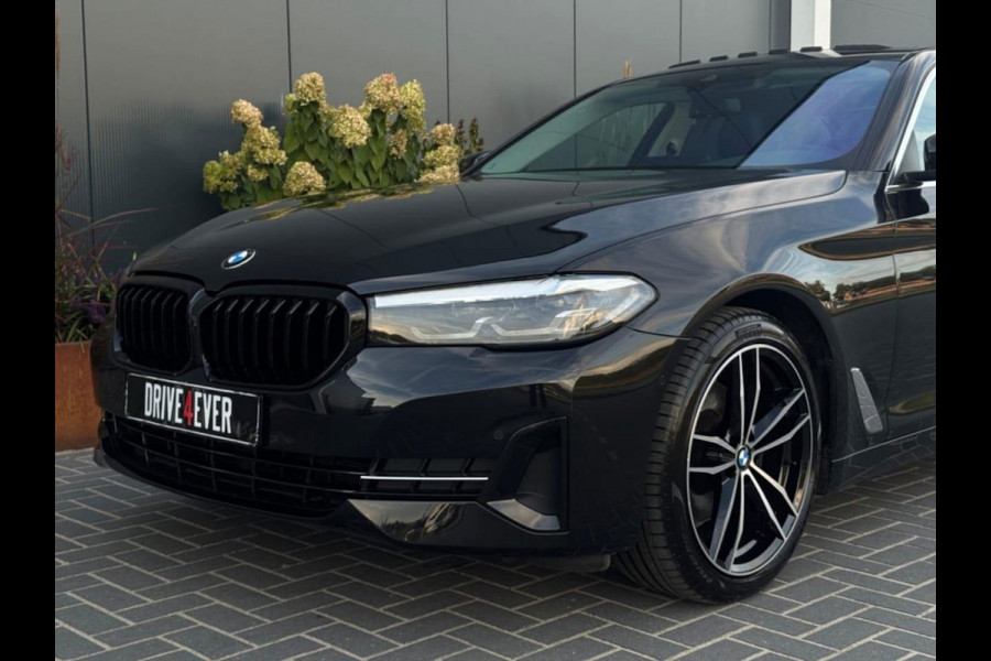 BMW 5 Serie 520i High Executive| Pano | Leder | Cruise