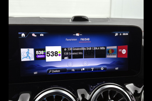 Mercedes-Benz EQA 250+ Business Solution AMG 71 kWh | Trekhaak | 20" multispaaks AMG velgen | Panoramaschuifdak | Smartphone integratie | 360° camera | Sierdelen in Star Pattern | Burmester Surround Sound |