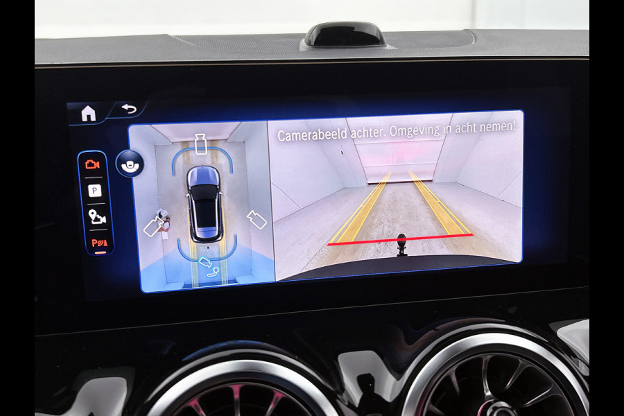 Mercedes-Benz EQA 250+ Business Solution AMG 71 kWh | Trekhaak | 20" multispaaks AMG velgen | Panoramaschuifdak | Smartphone integratie | 360° camera | Sierdelen in Star Pattern | Burmester Surround Sound |