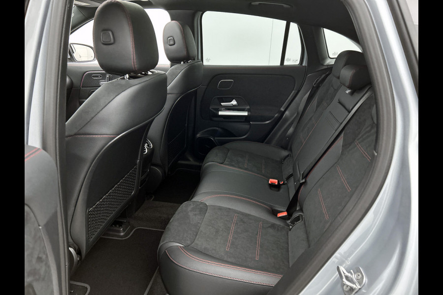 Mercedes-Benz EQA 250+ Business Solution AMG 71 kWh | Trekhaak | 20" multispaaks AMG velgen | Panoramaschuifdak | Smartphone integratie | 360° camera | Sierdelen in Star Pattern | Burmester Surround Sound |
