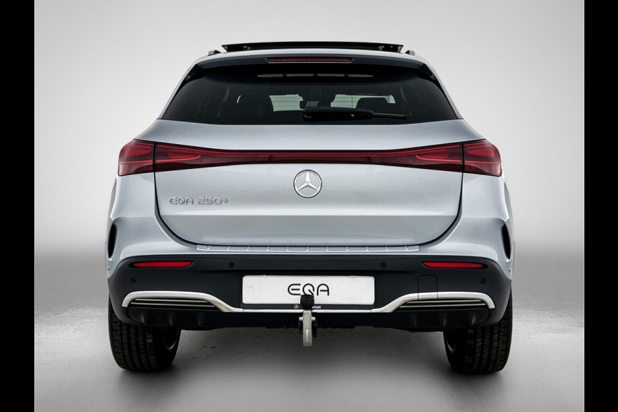 Mercedes-Benz EQA 250+ Business Solution AMG 71 kWh | Trekhaak | 20" multispaaks AMG velgen | Panoramaschuifdak | Smartphone integratie | 360° camera | Sierdelen in Star Pattern | Burmester Surround Sound |