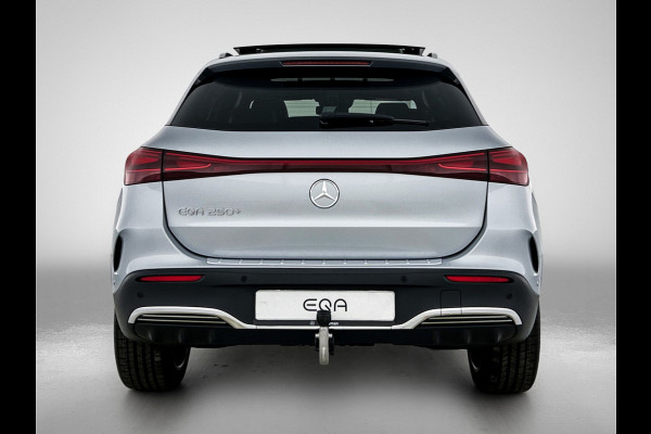 Mercedes-Benz EQA 250+ Business Solution AMG 71 kWh | Trekhaak | 20" multispaaks AMG velgen | Panoramaschuifdak | Smartphone integratie | 360° camera | Sierdelen in Star Pattern | Burmester Surround Sound |