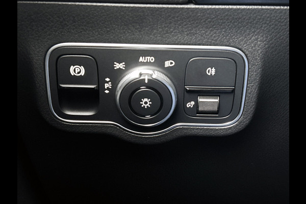 Mercedes-Benz EQA 250+ Business Solution AMG 71 kWh | Trekhaak | 20" multispaaks AMG velgen | Panoramaschuifdak | Smartphone integratie | 360° camera | Sierdelen in Star Pattern | Burmester Surround Sound |