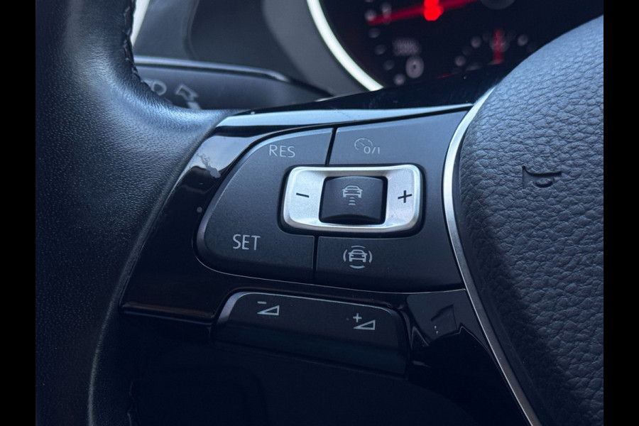 Volkswagen Tiguan 1.5 TSI ACT Highline | 150 PK | Stoelverwarming | PDC Rondom | Adaptive Cruise | Climate Control