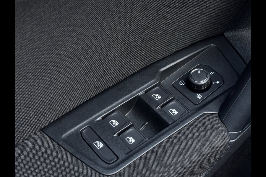 Volkswagen Tiguan 1.5 TSI ACT Highline | 150 PK | Stoelverwarming | PDC Rondom | Adaptive Cruise | Climate Control