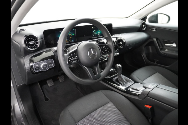 Mercedes-Benz A-Klasse 180 Navi Virtual-Cockpit AMG Camera Ecc Cruise Control Pdc Keyless Stoelverwarming Regen-Lichtsensor Led Lmv Bluetooth