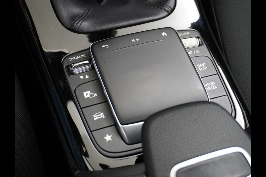 Mercedes-Benz A-Klasse 180 Navi Virtual-Cockpit AMG Camera Ecc Cruise Control Pdc Keyless Stoelverwarming Regen-Lichtsensor Led Lmv Bluetooth