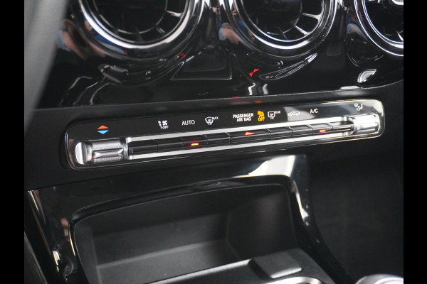 Mercedes-Benz A-Klasse 180 Navi Virtual-Cockpit AMG Camera Ecc Cruise Control Pdc Keyless Stoelverwarming Regen-Lichtsensor Led Lmv Bluetooth