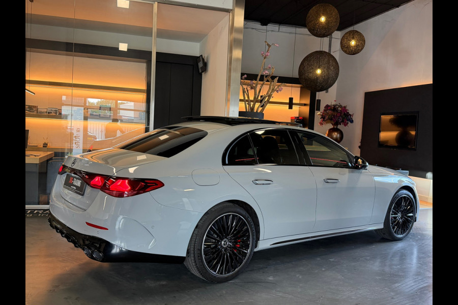 Mercedes-Benz E-Klasse 300 e AMG Line 2024 Nardo Grey full option