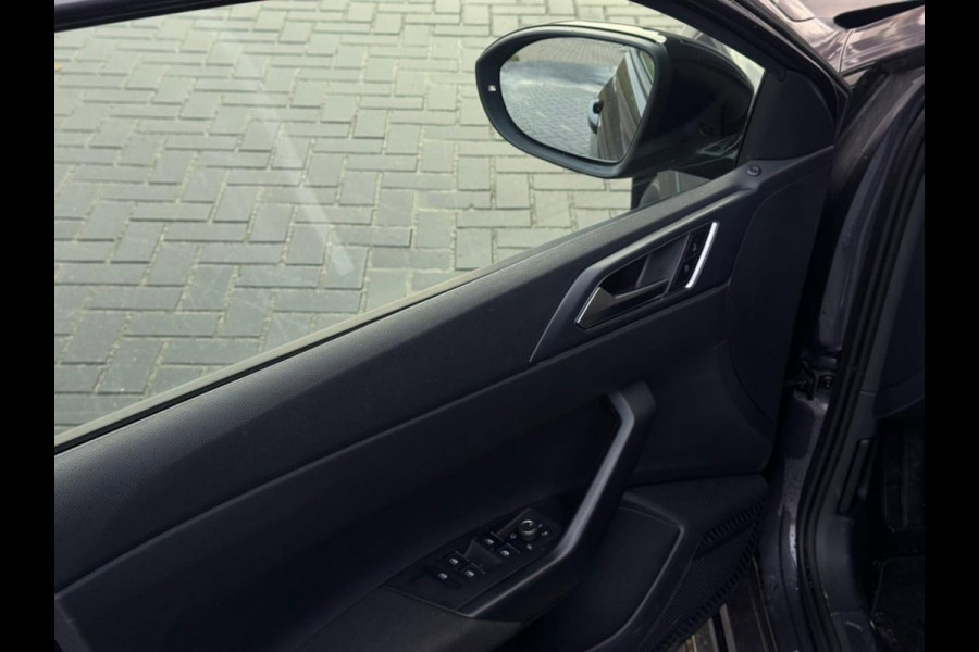 Volkswagen Taigo 1.0 TSI 3x R-Line | Pano | Digital Dash | ACC