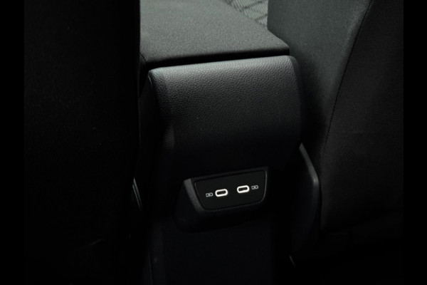 Volkswagen Taigo Volkswagen Taigo 1.0 TSI 3x R-Line | Pano | Digital Dash | ACC