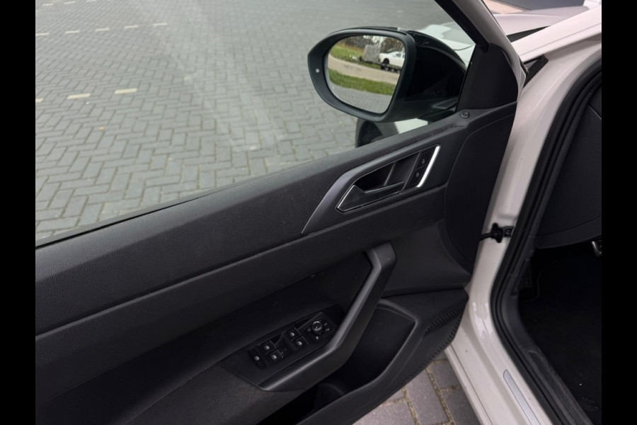 Volkswagen Taigo Volkswagen Taigo 1.0 TSI 3x R-Line | Pano | Digital Dash | ACC