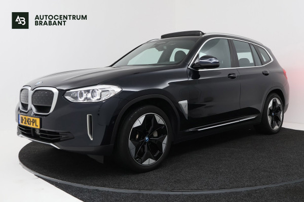 BMW iX3 High Executive 80 kWh M-pakket (1e eigenaar, NL-auto, Dealer OnderH, Trekhaak, Panoramadak, Camera, Leder, StoelV, Etc)