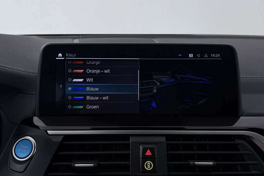 BMW iX3 High Executive 80 kWh M-pakket (1e eigenaar, NL-auto, Dealer OnderH, Trekhaak, Panoramadak, Camera, Leder, StoelV, Etc)