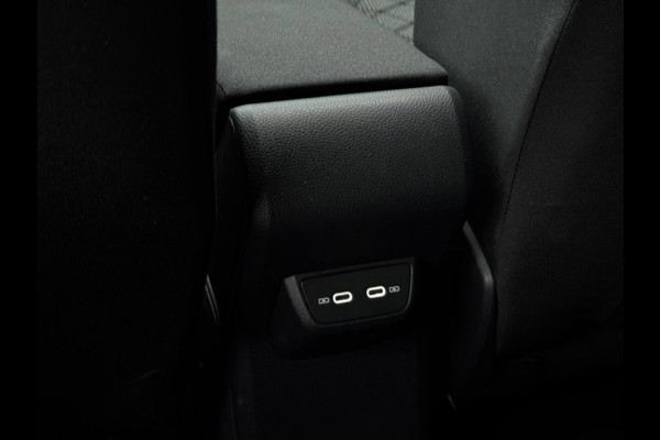 Volkswagen Taigo 1.0 TSI 3x R-Line | Pano | Digital Dash | ACC