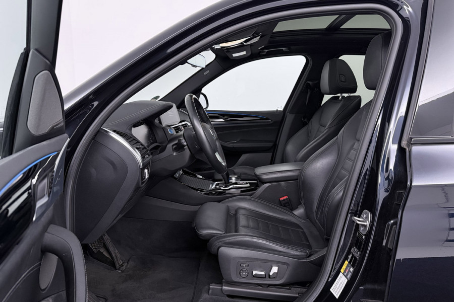 BMW iX3 High Executive 80 kWh M-pakket (1e eigenaar, NL-auto, Dealer OnderH, Panoramadak, Navi Pro, Leder, StoelV, Etc)