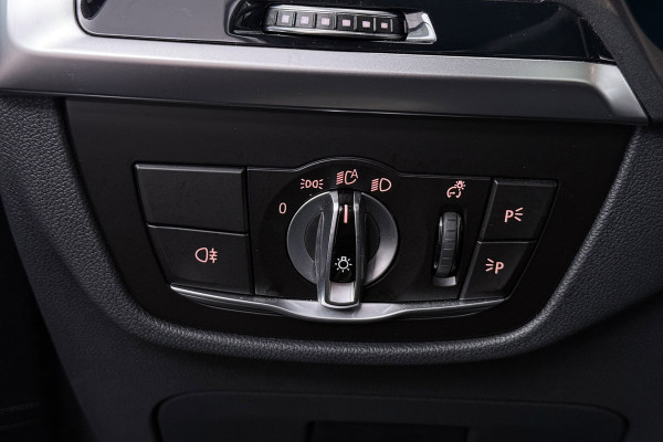 BMW iX3 High Executive 80 kWh M-pakket (1e eigenaar, NL-auto, Dealer OnderH, Panoramadak, Navi Pro, Leder, StoelV, Etc)