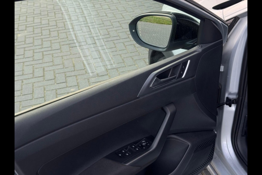 Volkswagen Taigo 1.0 TSI 3x R-Line | Pano | Digital Dash | ACC