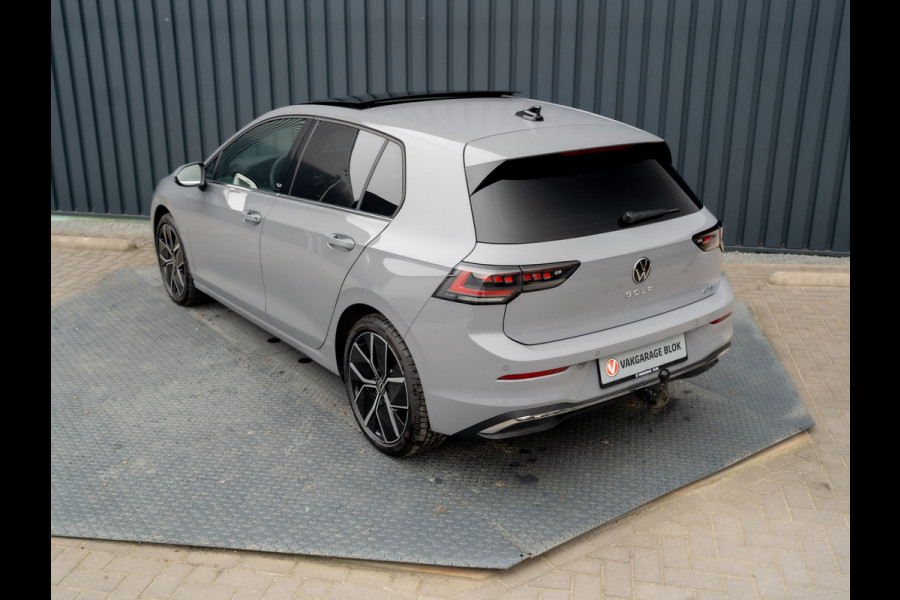 Volkswagen Golf 1.5 eTSI 50 Edition | Panodak | Trekhaak wegkl. | Stoelgeheugen | Side Assist | Head Up | IQ Light | Prijs Rijklaar!!