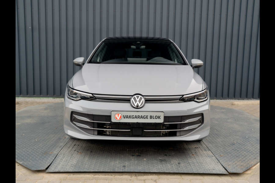 Volkswagen Golf 1.5 eTSI 50 Edition | Panodak | Trekhaak wegkl. | Stoelgeheugen | Side Assist | Head Up | IQ Light | Prijs Rijklaar!!