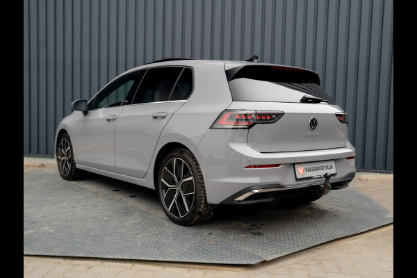 Volkswagen Golf 1.5 eTSI 50 Edition | Panodak | Trekhaak wegkl. | Stoelgeheugen | Side Assist | Head Up | IQ Light | Prijs Rijklaar!!